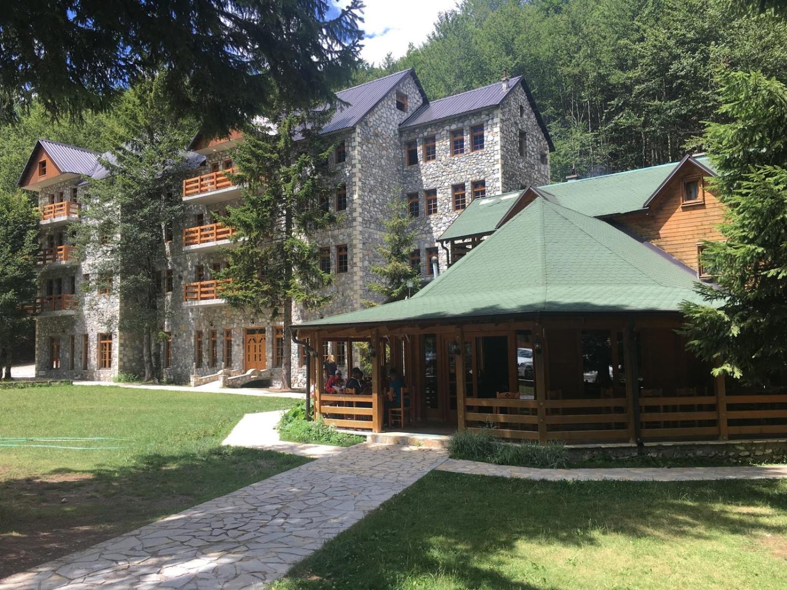 Fusha E Gjes Hotel Valbone Bagian luar foto